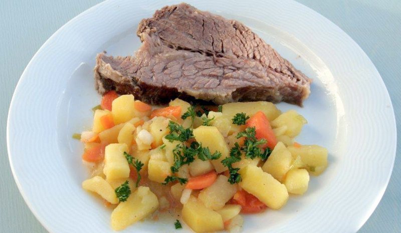 Rezept Rinderbrust mit Bouillonkartoffeln, Karotten und Suppengemüse